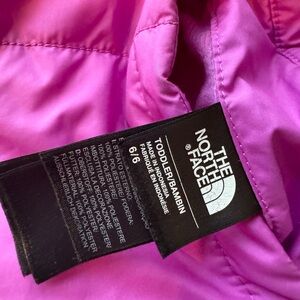 Girls The North Face jacket, size 6. Color purple